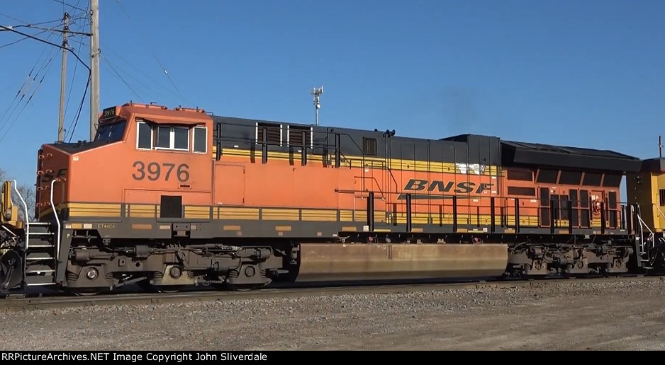 BNSF 3976